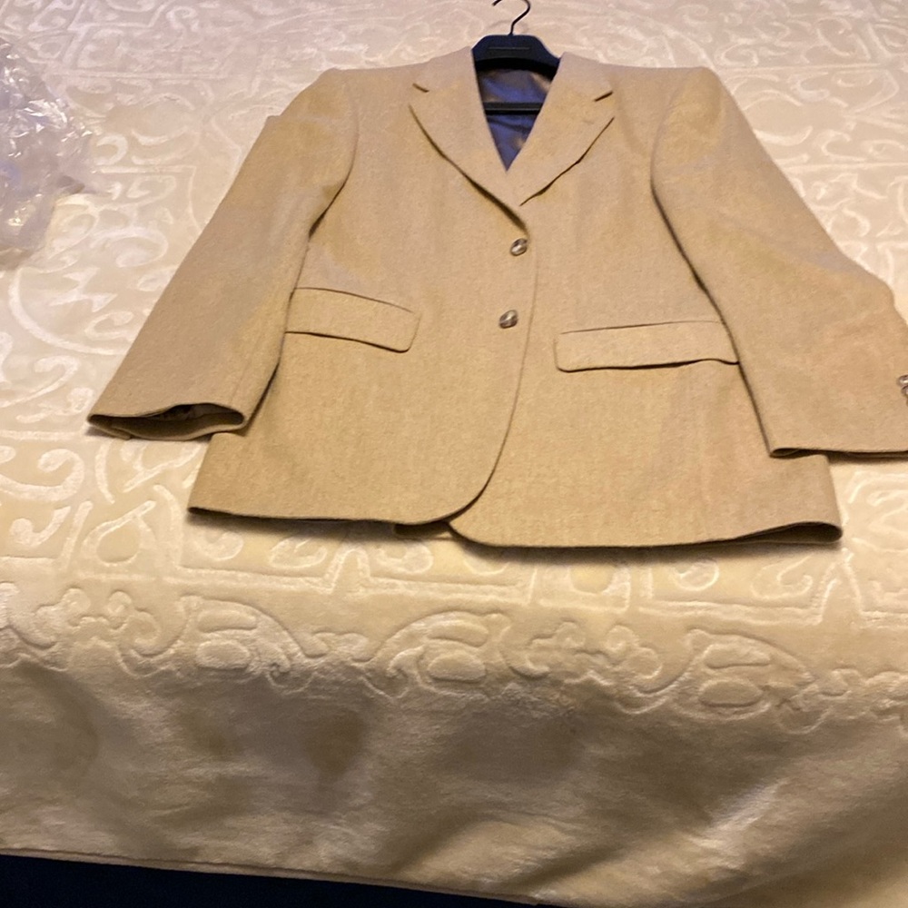 Sports coat Camel hair size 42 regular Used once Oscar de la Renta